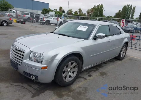 2006 Chrysler 300 Touring z USA, uszkodzony, nr VIN 2C3KA53G46H404939